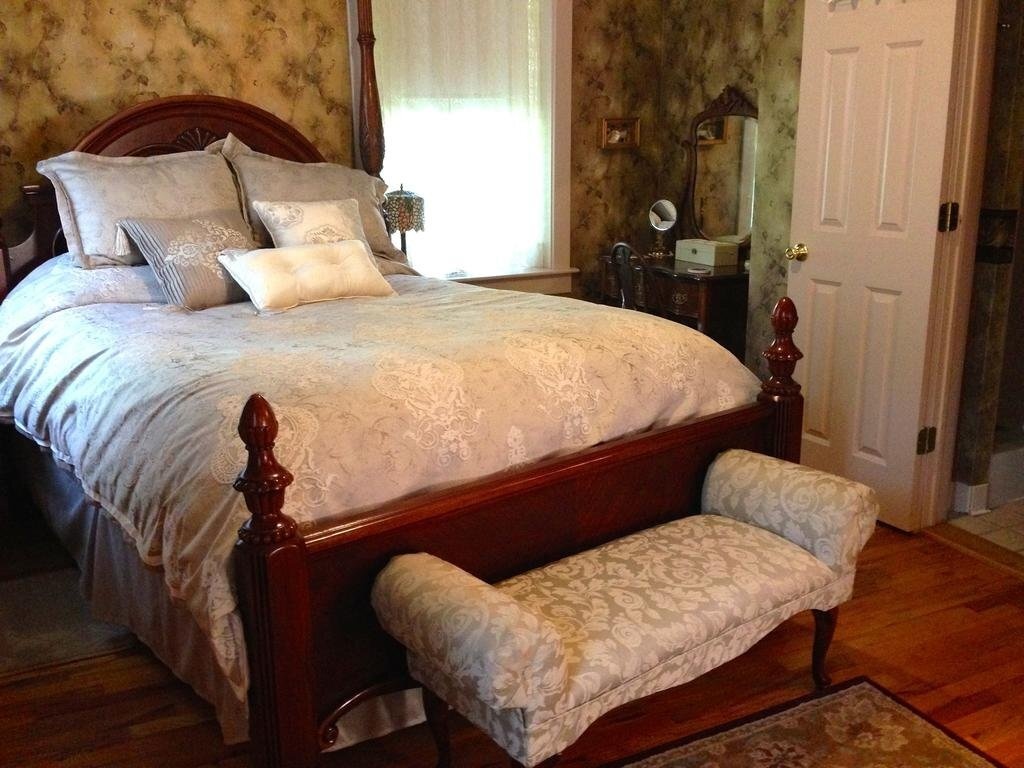 The Brownstone Inn 