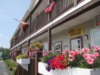 Bishops Country Inn Motel 