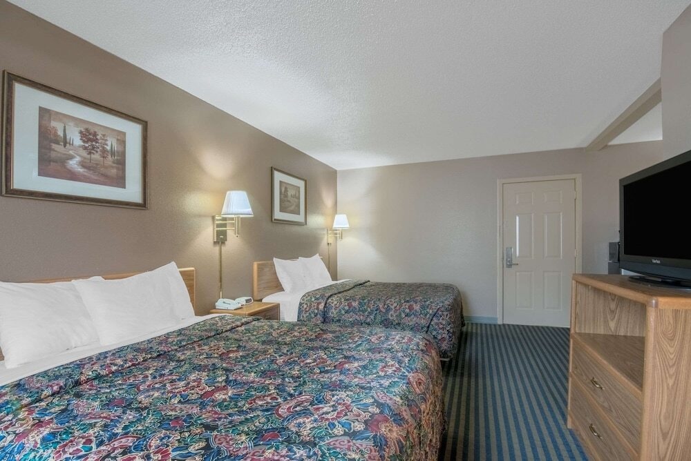 Days Inn Jamestown 