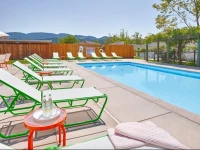 The Sunburst Calistoga 2*
