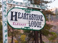 Hearthstone Elegant Lodge by the River 