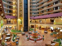Embassy Suites Kansas City Plaza 