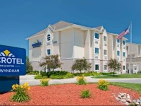 Microtel Inn & Suites by Wyndham Bluffs 