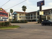 Passport Inn & Suites 