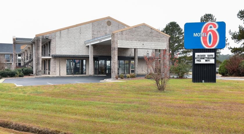 Motel 6 Kenly 