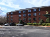 Crestwood Suites Kennesaw Town Center 
