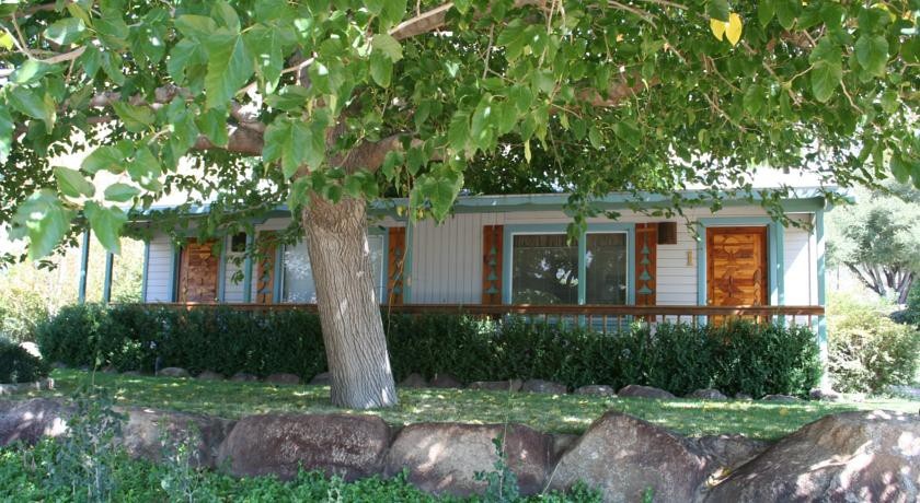 The Sierra Cottage 