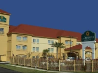 La Quinta Inn & Suites Houston East at Normandy 