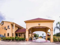 Downtowner Inn and Suites 