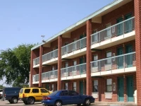 New Six Inn and Suites 