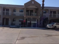 Summit Inn and Suites 
