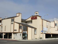 Ocean Surf Inn & Suites 