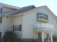 Western Inn & Suites Hampton 