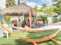 Seashell Motel and International Hostel 