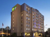 Holiday Inn Express Hotel & Suites Boston-Cambridge 
