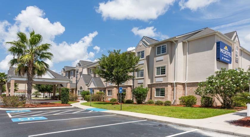 Microtel Inn & Suites by Wyndham Kingsland 