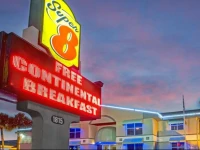 Super 8 Kissimmee Suites 