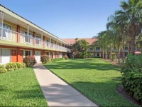 Days Inn Cruise Port West 