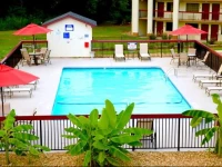 Red Roof Inn & Suites Commerce 
