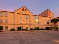 Red Roof Inn and Suites 