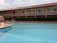 Travelodge Orange County Airport 