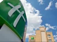 Holiday Inn Express LaGuardia Airport 