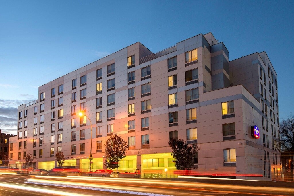 SpringHill Suites by Marriott New York LaGuardia Airport 