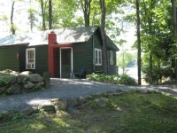 Hide-A-Way Waterfront Cottages 