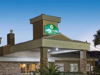 La Quinta Inn & Suites Las Vegas Tropicana 