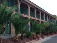 Crown Motel 