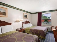 Super 8 Lee/Berkshires/Outlet Area 