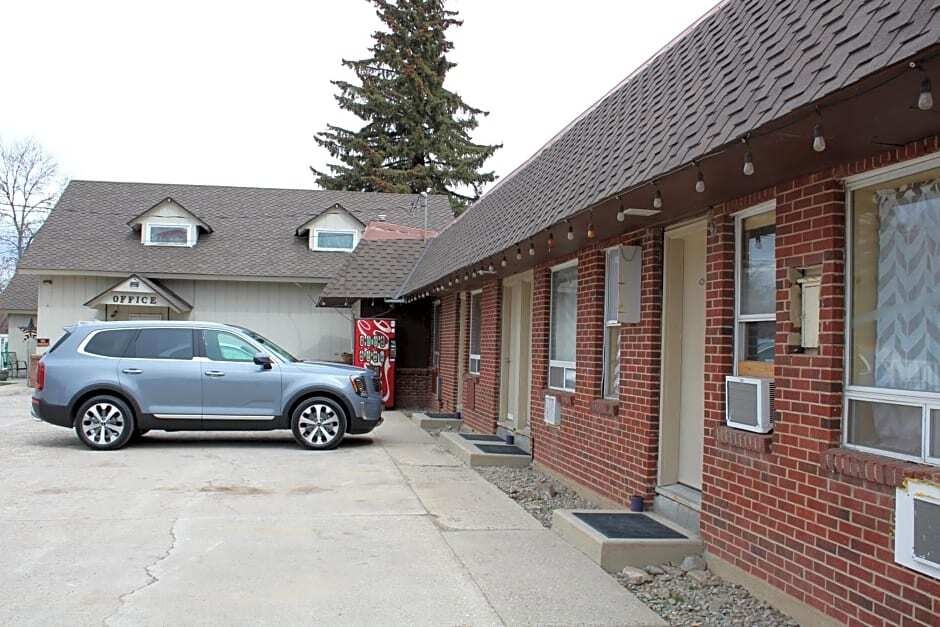 Trails End Motel 