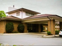 Days inn & Suites - Lexington 