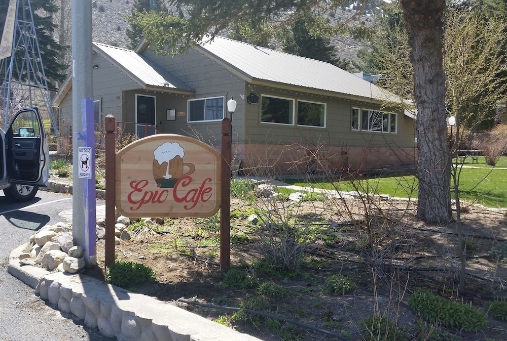 Lake View Lodge 