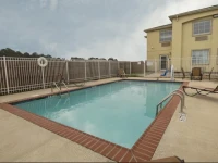 Red Roof Inn & Suites Lake Charles 