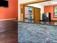 Super 8 Lincoln West 