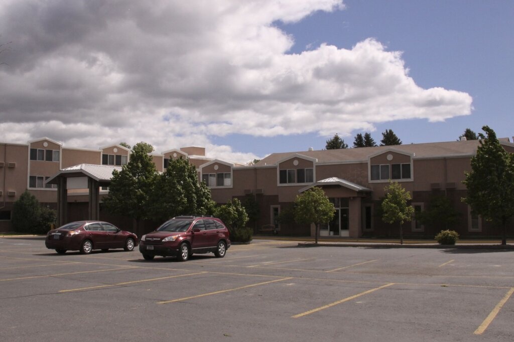 Yellowstone Pioneer Lodge 