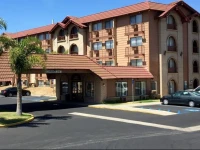 Lompoc Valley Inn & Suites 