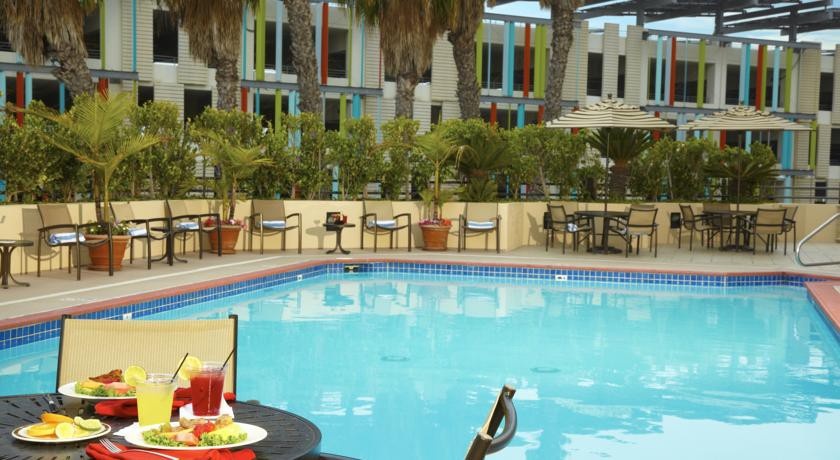 DoubleTree Suites by Hilton Santa Monica 