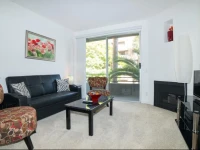 Hollywood Lights Apartment 