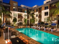 Hollywood Luxury 