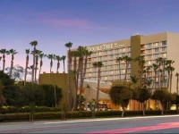 DoubleTree by Hilton Hotel Los Angeles - Westside 