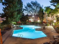 Oakwood Toluca Hills 