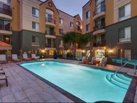 Marina del Rey Suites 