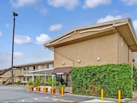 Super 8 Culver City 
