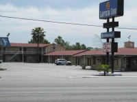 Lufkin Inn 2*