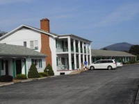 The Cardinal Inn 