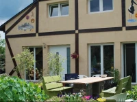 Connies Art House 