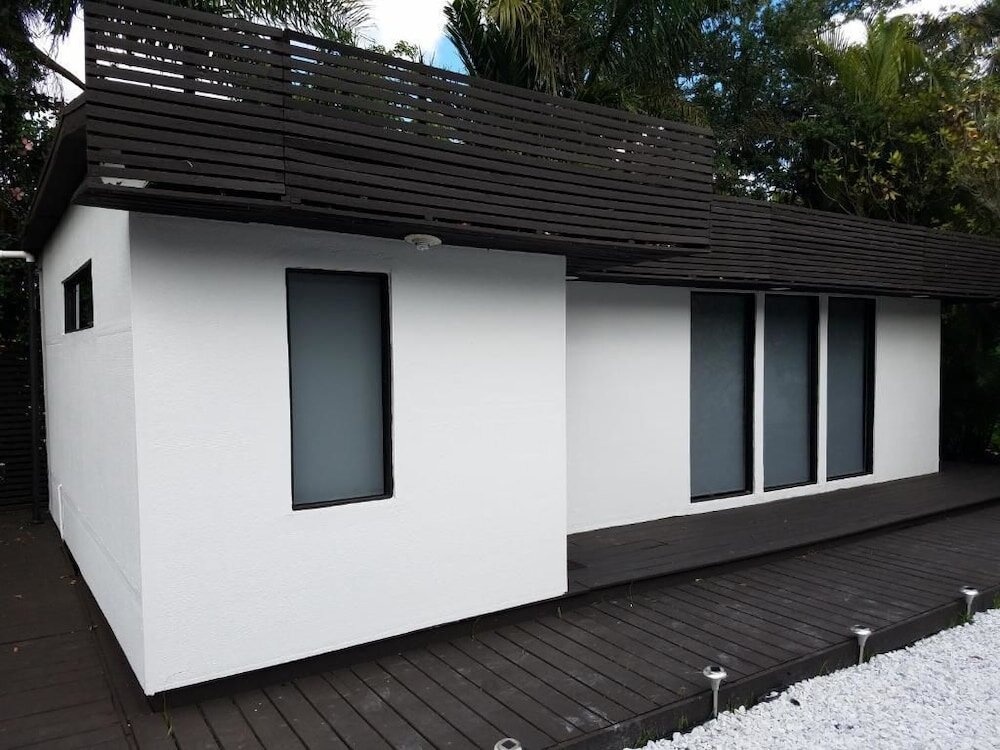 Modern Cabin 1 