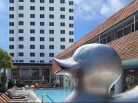 SLS Hotel South Beach 